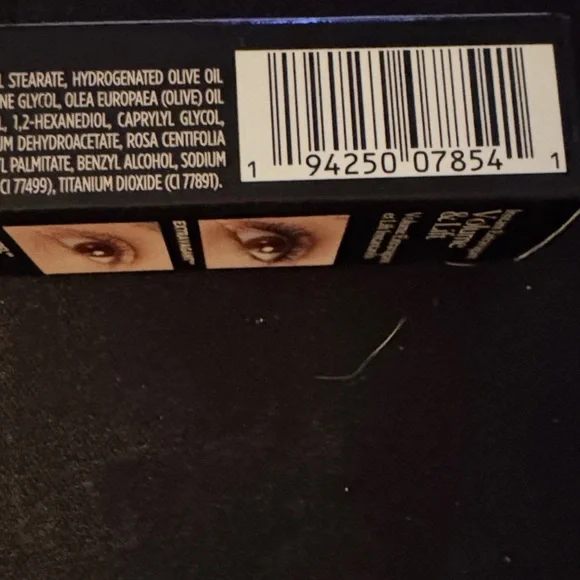 Laura Mercier Caviar Extravagant Mascara - Black - Picture 5 of 5